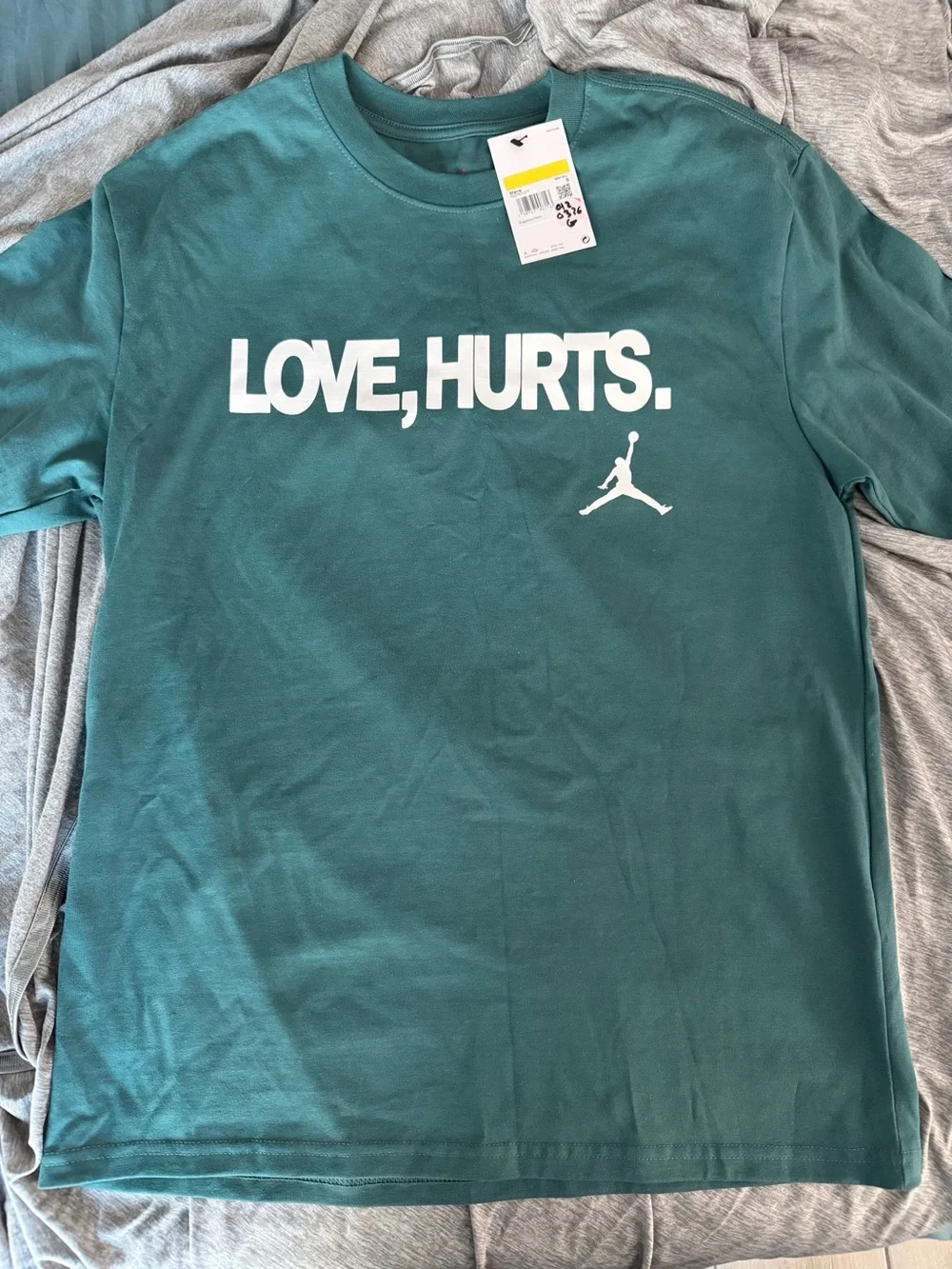 Philadelphia Eagles ‘LOVE, HURTS.' T shirt